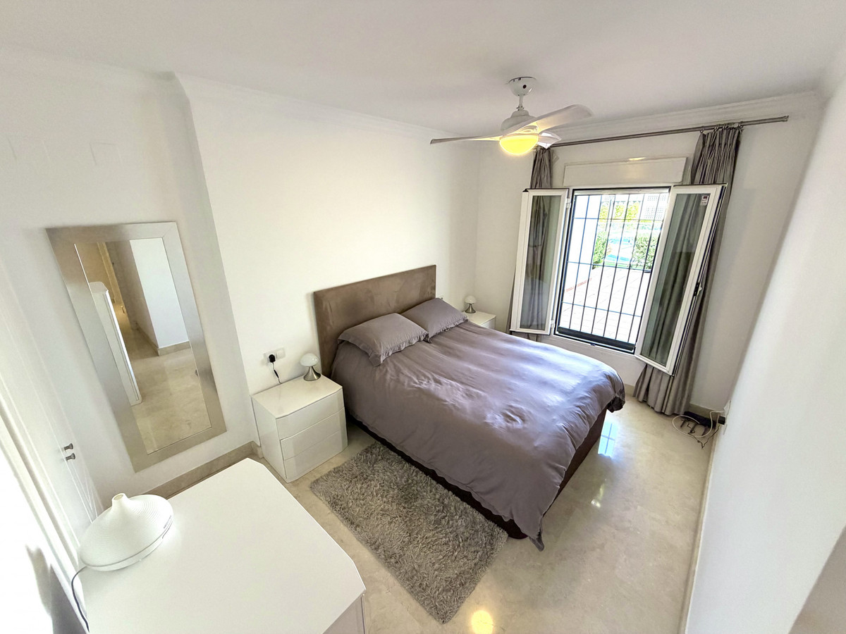 Se vende Apartamento Planta Media de 3 dormitorios en Costa Del Sol, Málaga, España