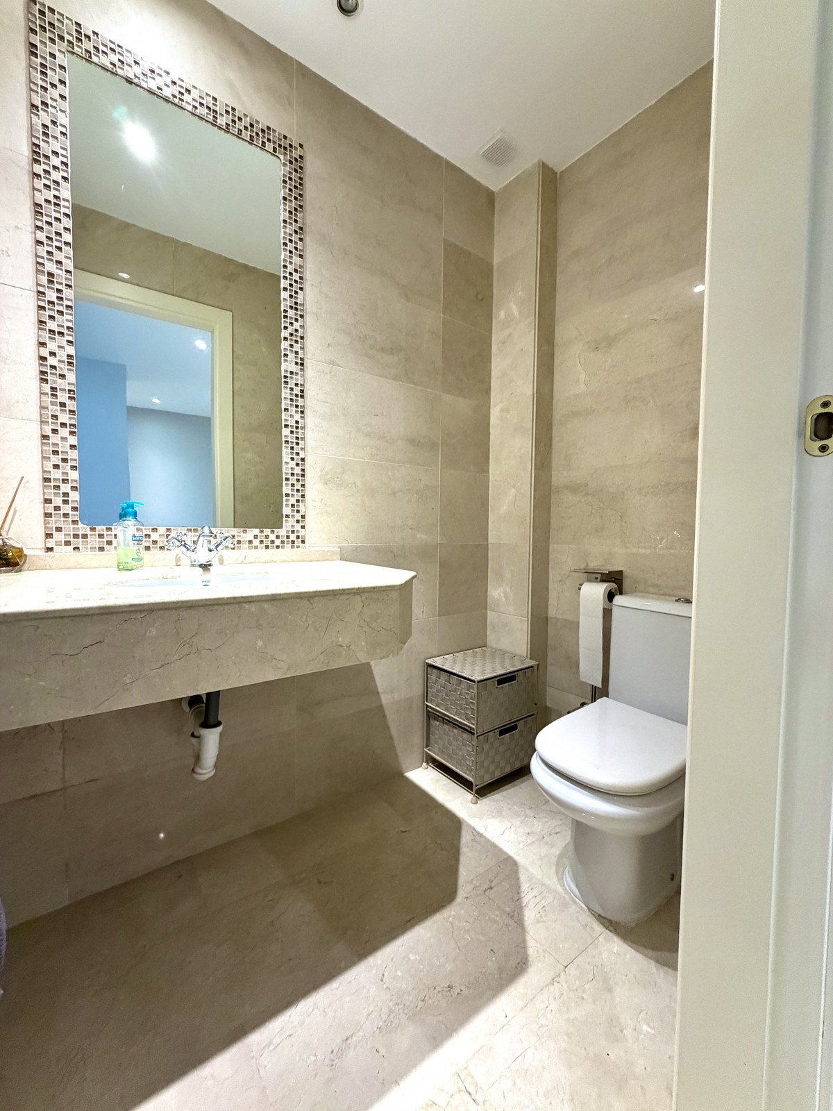 Se vende Apartamento Planta Media de 3 dormitorios en Costa Del Sol, Málaga, España