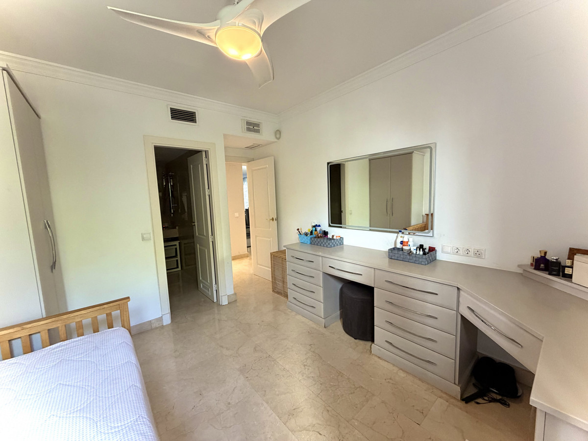 Se vende Apartamento Planta Media de 3 dormitorios en Costa Del Sol, Málaga, España