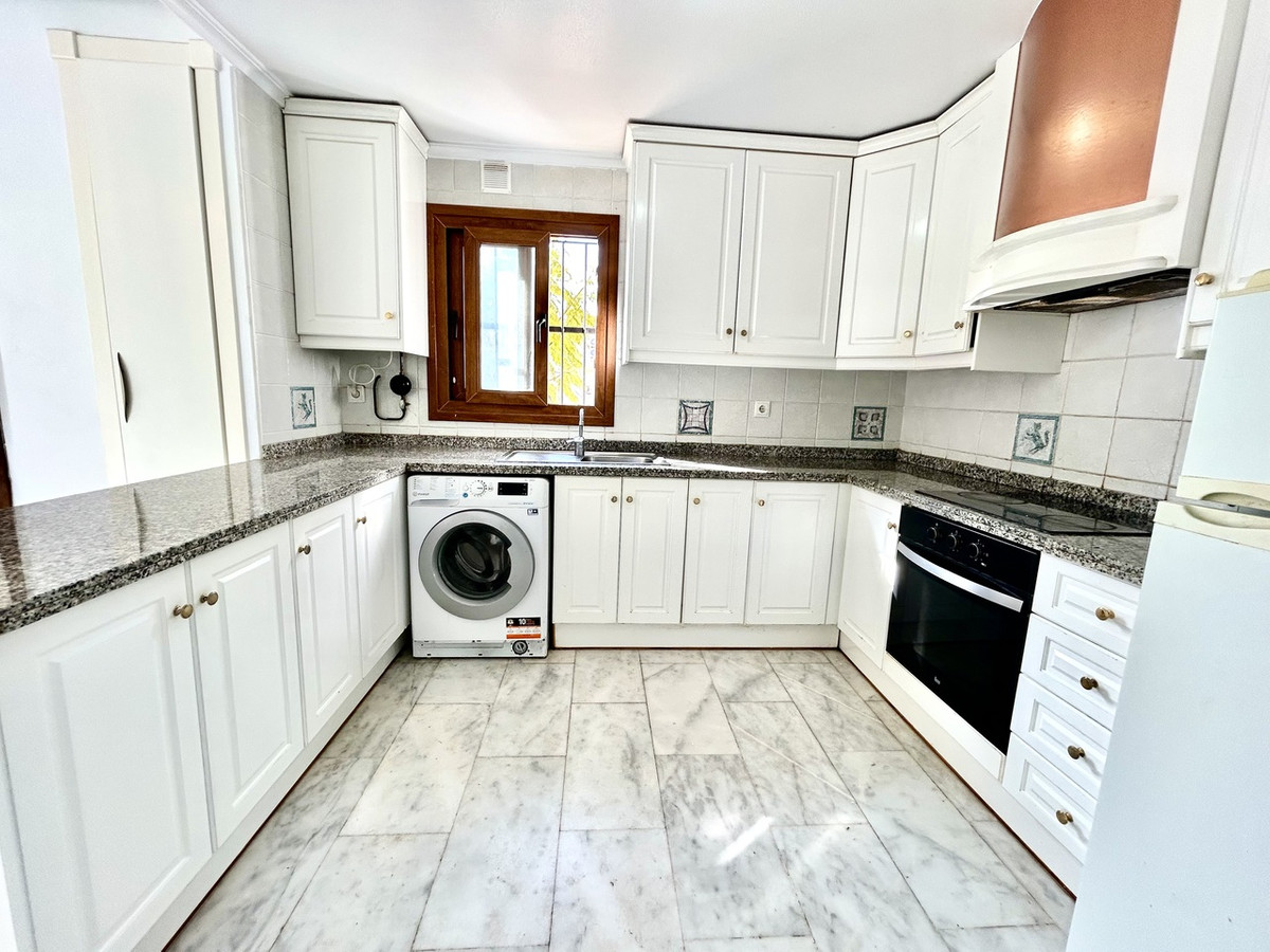 Se vende Apartamento Planta Media de 2 dormitorios en Costa Blanca, Alicante, España