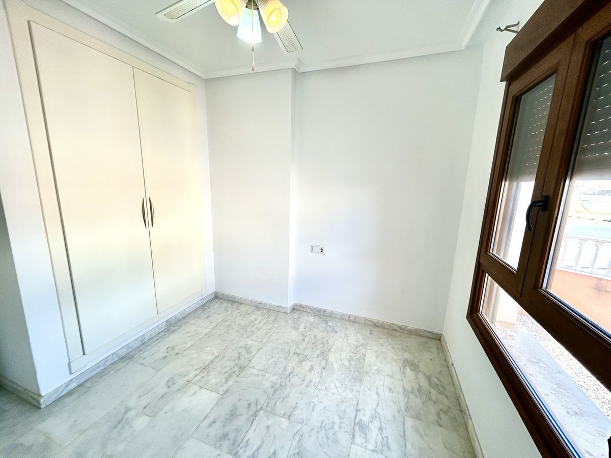 Se vende Apartamento Planta Media de 2 dormitorios en Costa Blanca, Alicante, España