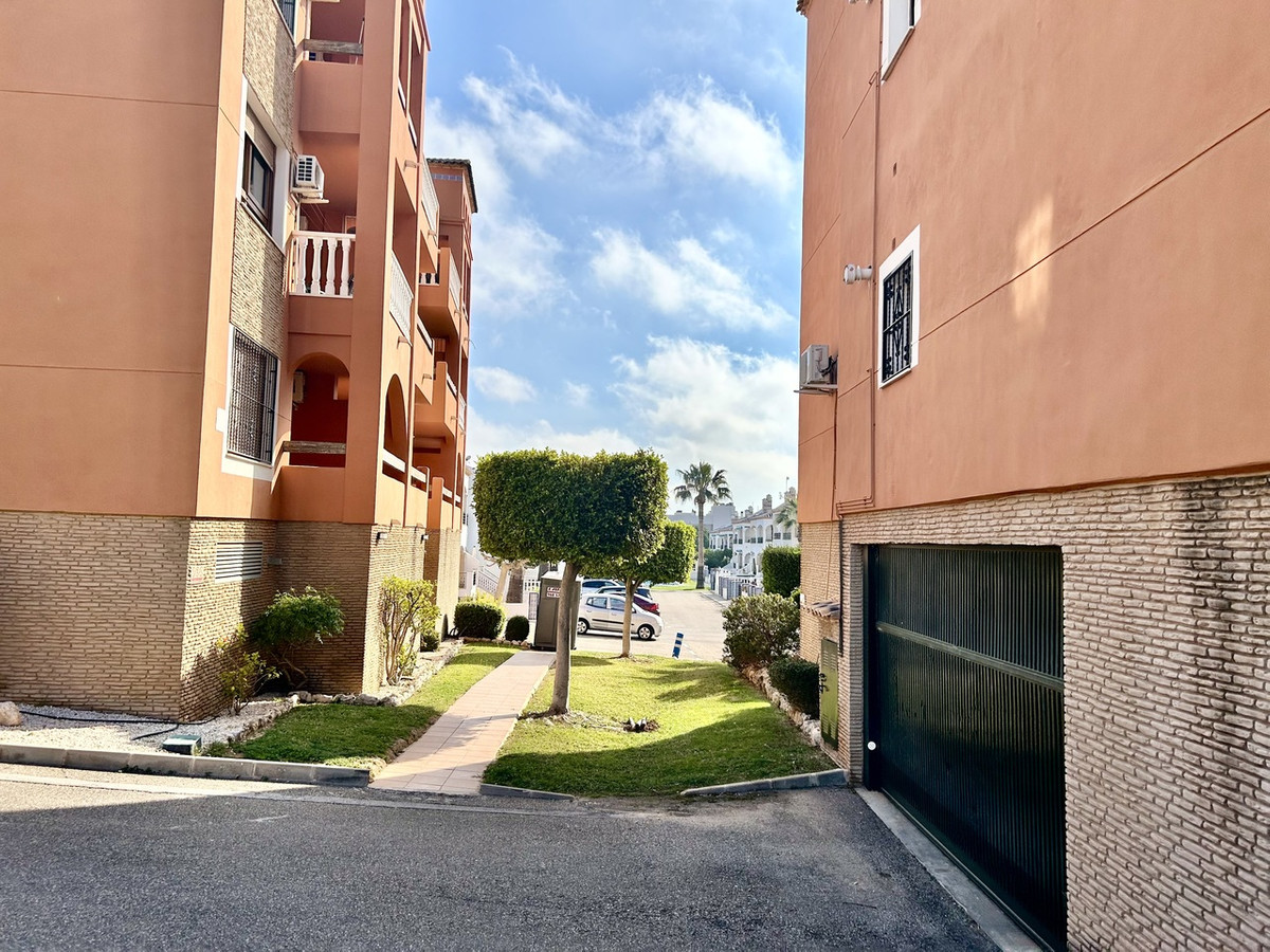Se vende Apartamento Planta Media de 2 dormitorios en Costa Blanca, Alicante, España