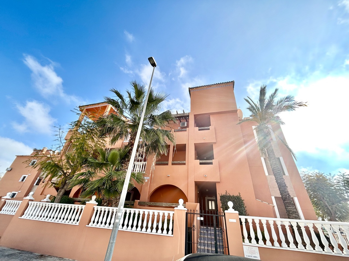 Se vende Apartamento Planta Media de 2 dormitorios en Costa Blanca, Alicante, España