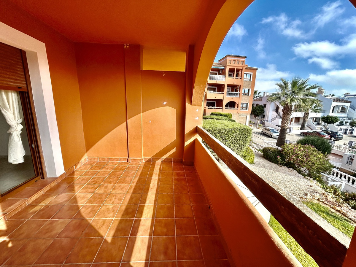 Se vende Apartamento Planta Media de 2 dormitorios en Costa Blanca, Alicante, España