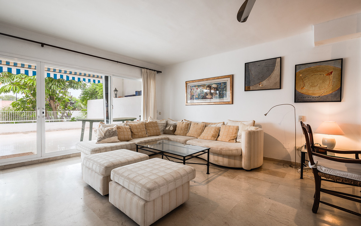 4 Bed Apartment for sale in Marbella Costa Del Sol, Málaga, Spain