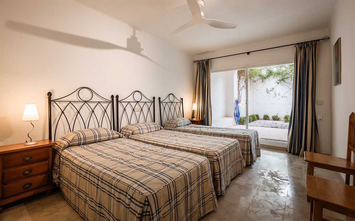 4 Bed Apartment for sale in Marbella Costa Del Sol, Málaga, Spain