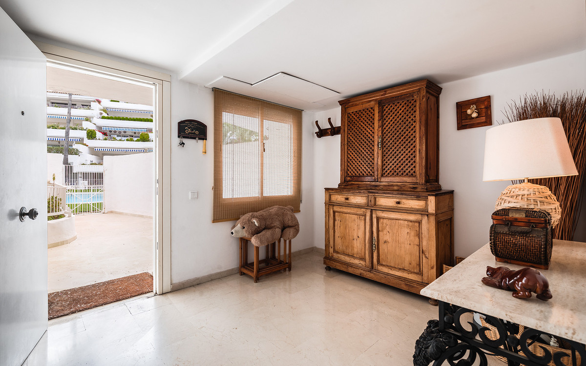 4 Bed Apartment for sale in Marbella Costa Del Sol, Málaga, Spain
