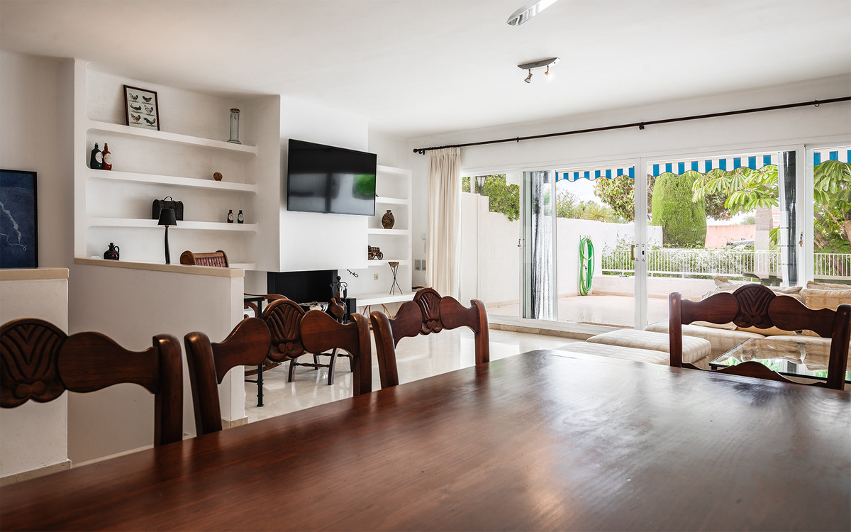 4 Bed Apartment for sale in Marbella Costa Del Sol, Málaga, Spain