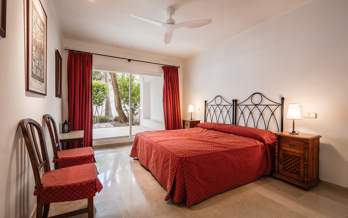 4 Bed Apartment for sale in Marbella Costa Del Sol, Málaga, Spain