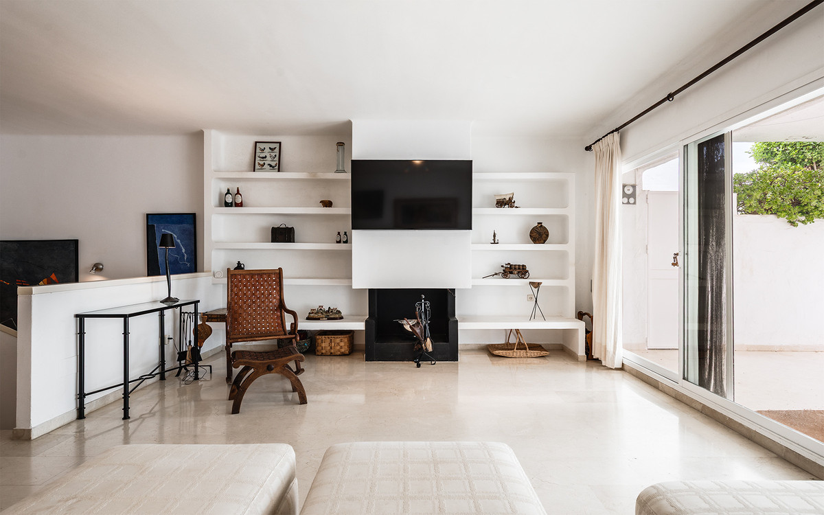 4 Bed Apartment for sale in Marbella Costa Del Sol, Málaga, Spain