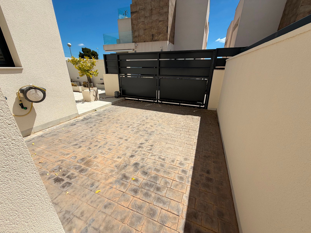 3 Bed Townhouse for sale in Ciudad Quesada Costa Blanca, Alicante, Spain