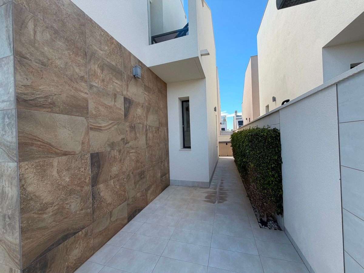 3 Bed Townhouse for sale in Ciudad Quesada Costa Blanca, Alicante, Spain