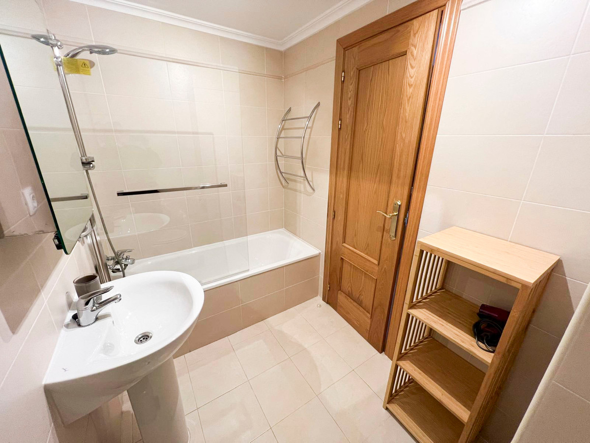 Se vende Apartamento Planta Media de 3 dormitorios en Costa Blanca, Alicante, España