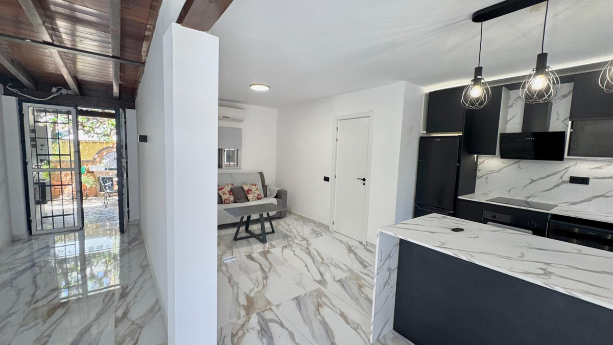 5 Bed Townhouse for sale in Alhaurín De La Torre Costa Del Sol, Málaga, Spain