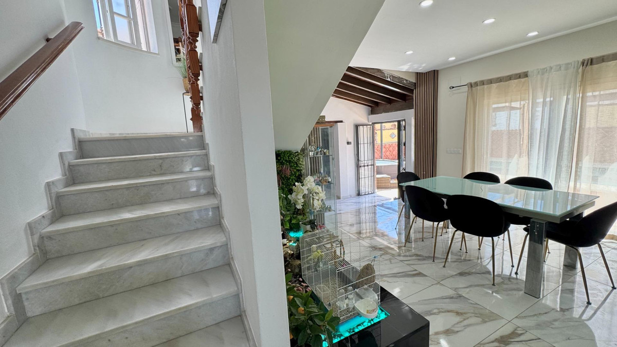 5 Bed Townhouse for sale in Alhaurín De La Torre Costa Del Sol, Málaga, Spain
