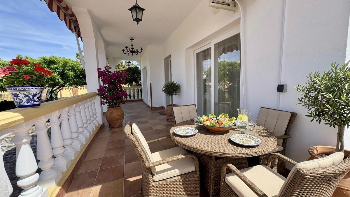 5 Bed Townhouse for sale in Alhaurín De La Torre Costa Del Sol, Málaga, Spain