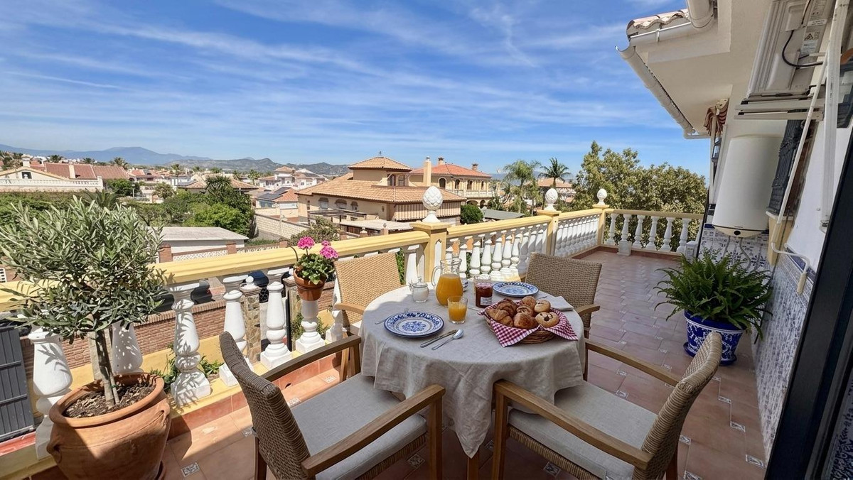 5 Bed Townhouse for sale in Alhaurín De La Torre Costa Del Sol, Málaga, Spain