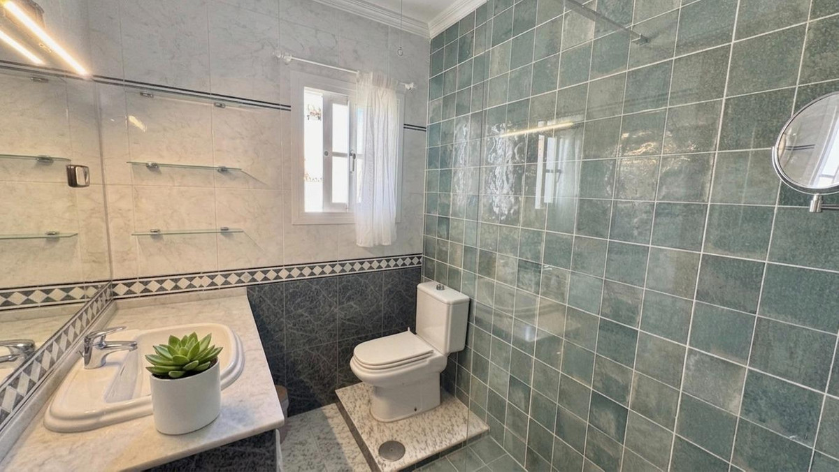 5 Bed Townhouse for sale in Alhaurín De La Torre Costa Del Sol, Málaga, Spain