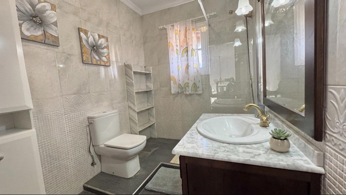 5 Bed Townhouse for sale in Alhaurín De La Torre Costa Del Sol, Málaga, Spain