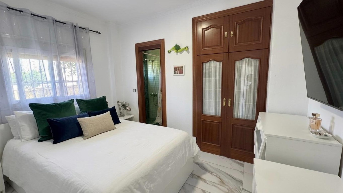 5 Bed Townhouse for sale in Alhaurín De La Torre Costa Del Sol, Málaga, Spain