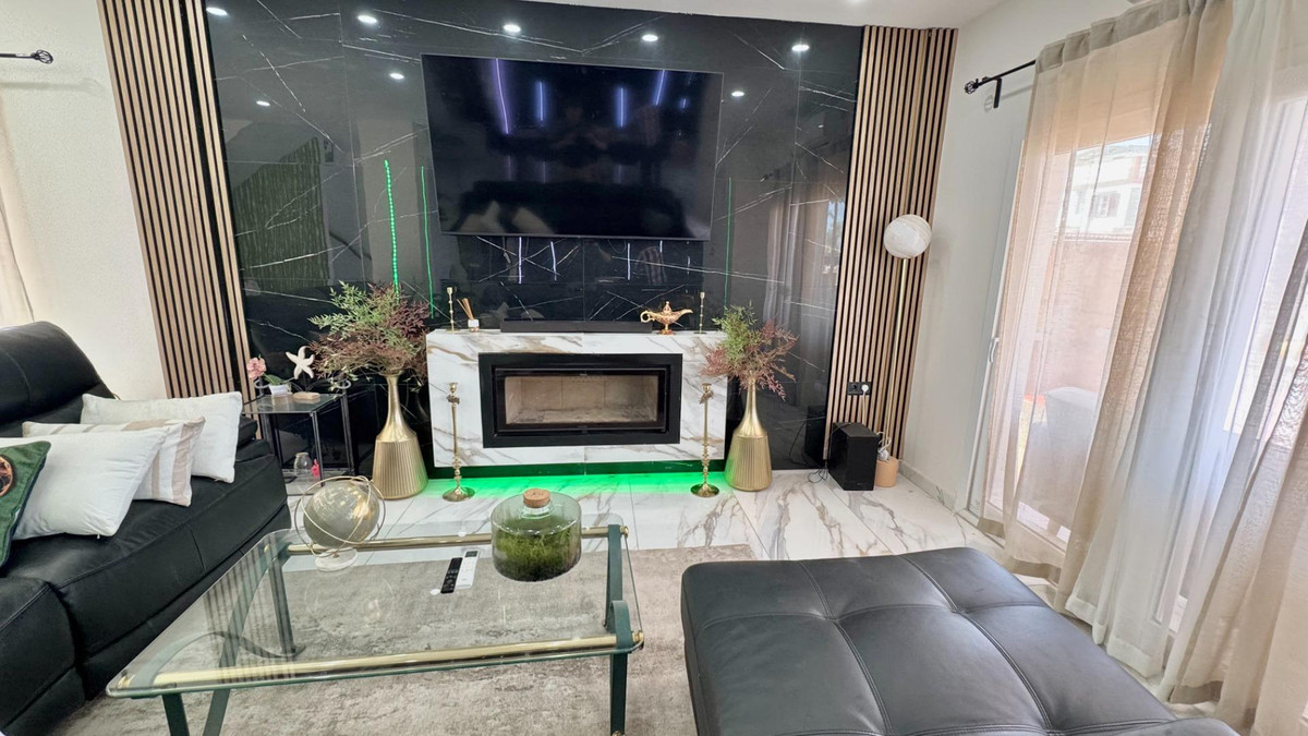 5 Bed Townhouse for sale in Alhaurín De La Torre Costa Del Sol, Málaga, Spain