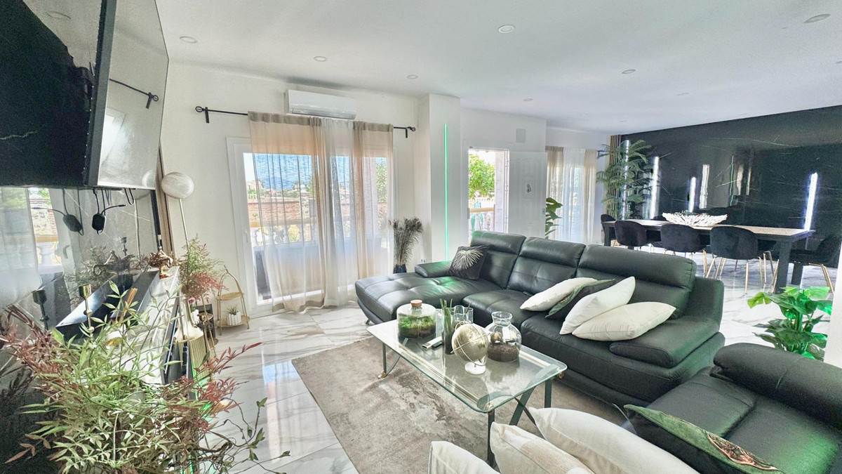 5 Bed Townhouse for sale in Alhaurín De La Torre Costa Del Sol, Málaga, Spain