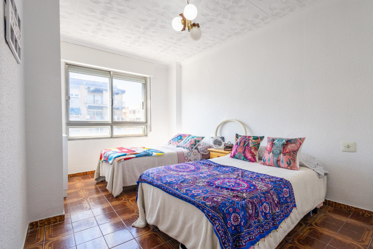 Se vende Apartamento Planta Media de 2 dormitorios en Costa Blanca, Alicante, España