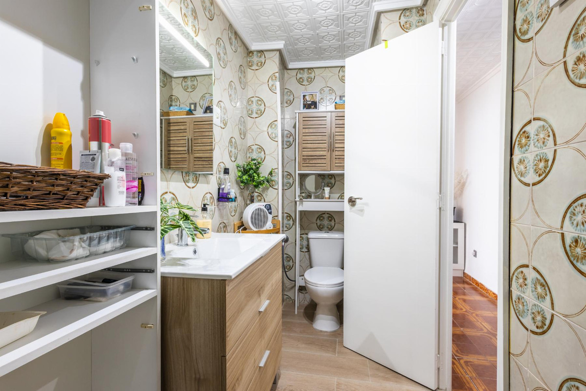 Se vende Apartamento Planta Media de 2 dormitorios en Costa Blanca, Alicante, España