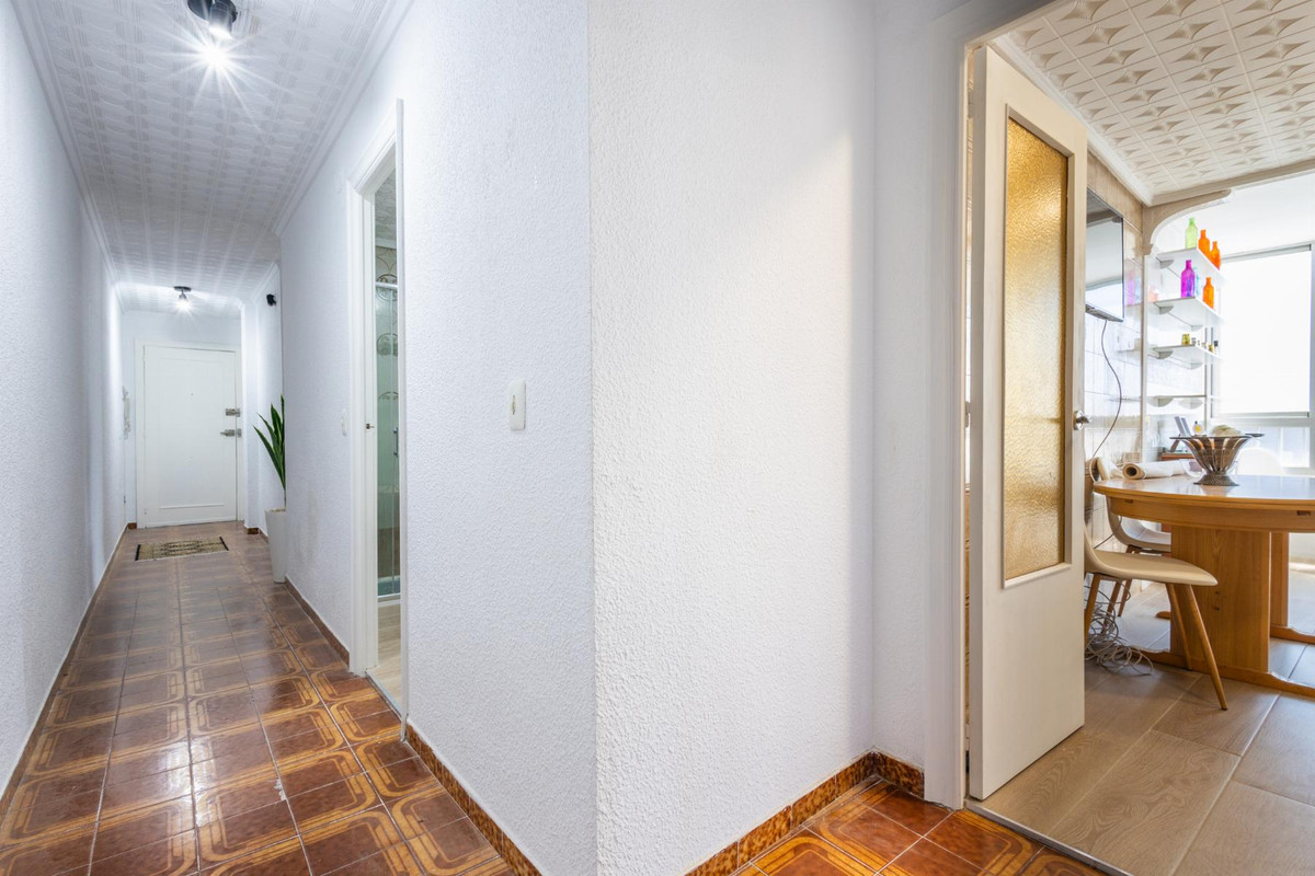 Se vende Apartamento Planta Media de 2 dormitorios en Costa Blanca, Alicante, España