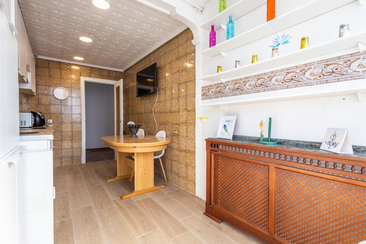Se vende Apartamento Planta Media de 2 dormitorios en Costa Blanca, Alicante, España