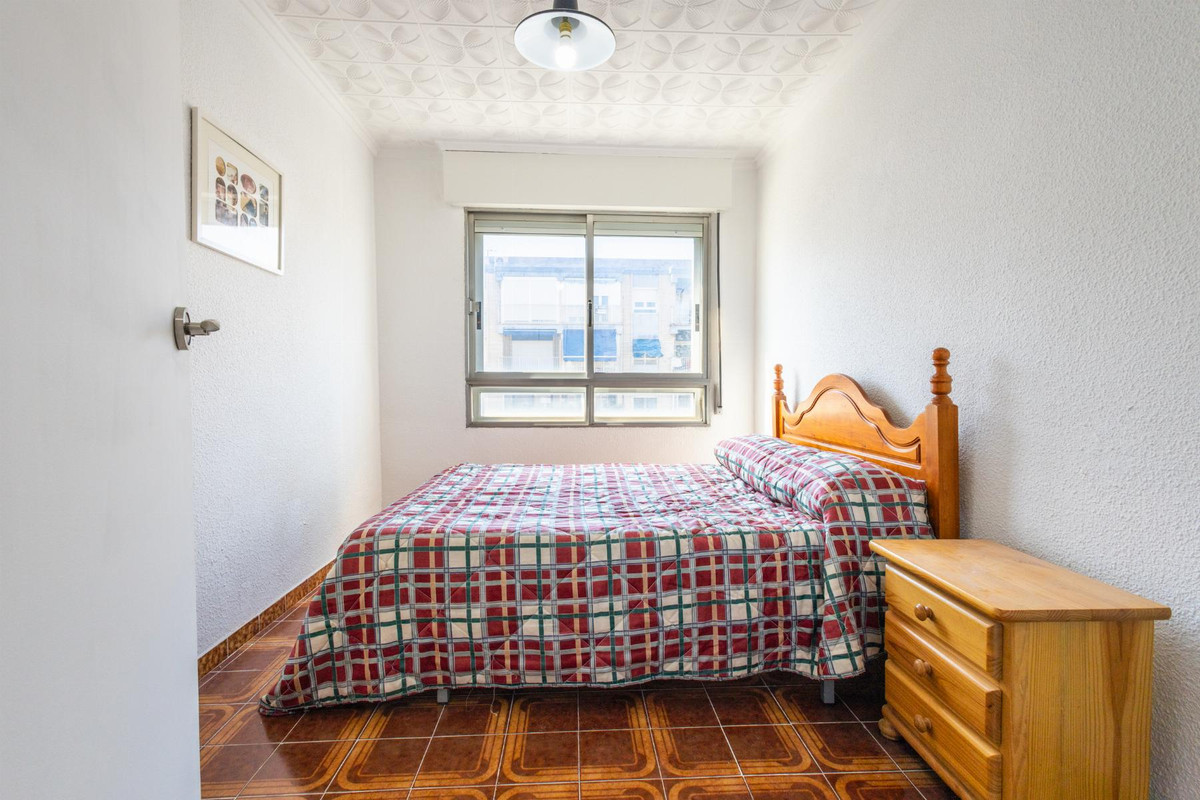 Se vende Apartamento Planta Media de 2 dormitorios en Costa Blanca, Alicante, España