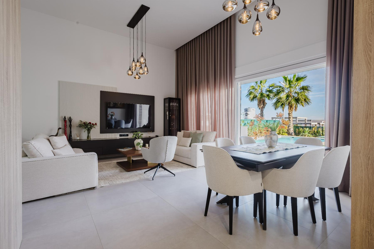 4 Bed Townhouse for sale in Algorfa Costa Blanca, Alicante, Spain