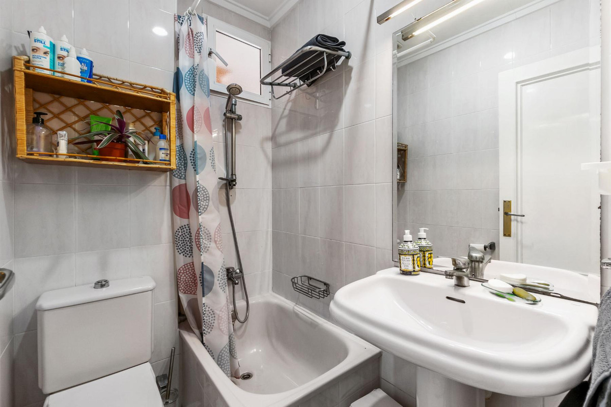 Se vende Apartamento Planta Media de 4 dormitorios en Costa Blanca, Alicante, España