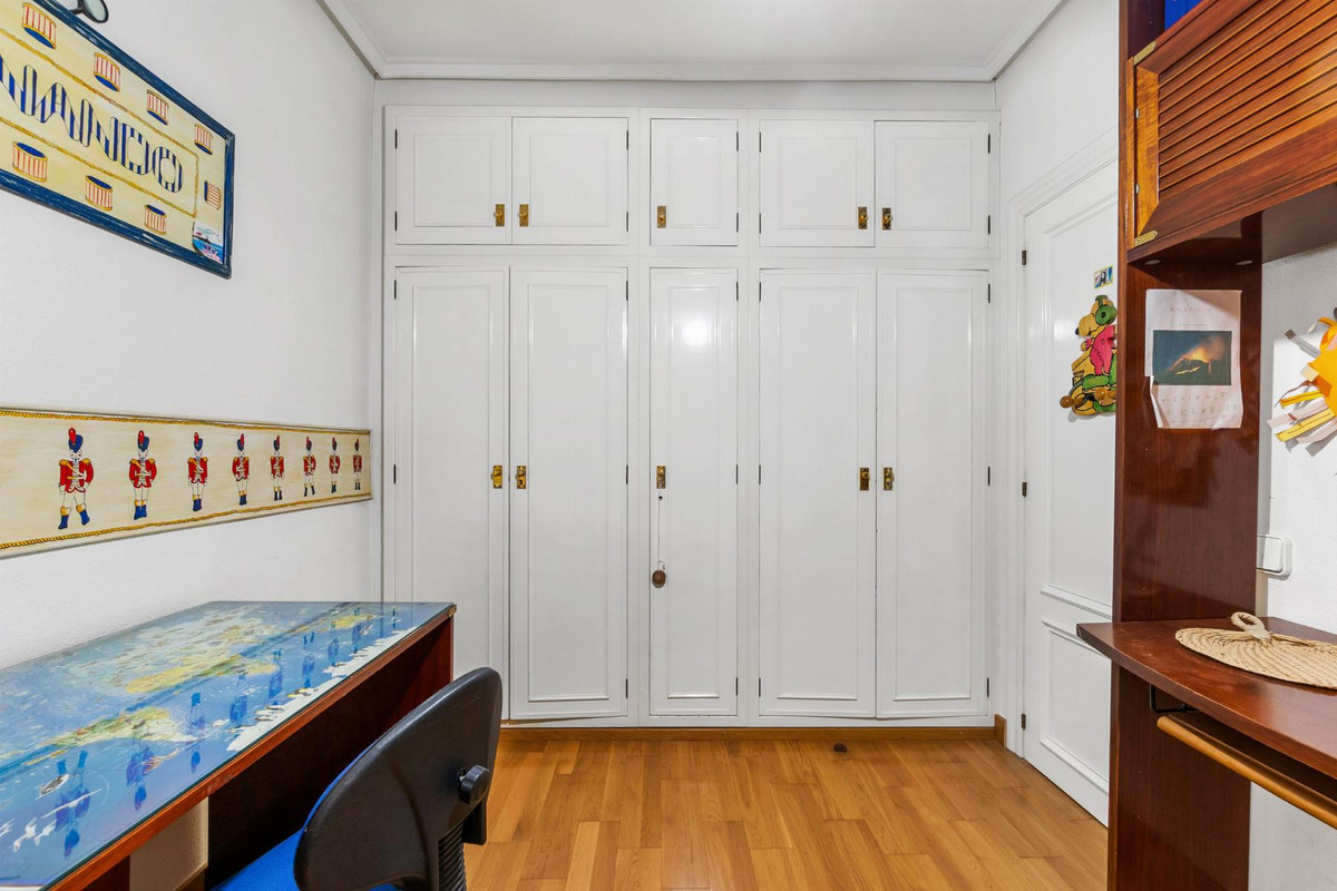 Se vende Apartamento Planta Media de 4 dormitorios en Costa Blanca, Alicante, España