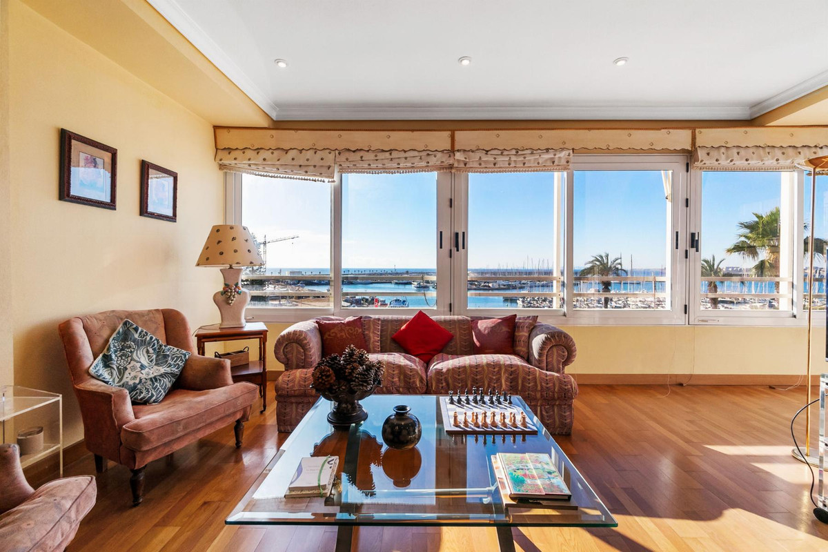 Se vende Apartamento Planta Media de 4 dormitorios en Costa Blanca, Alicante, España