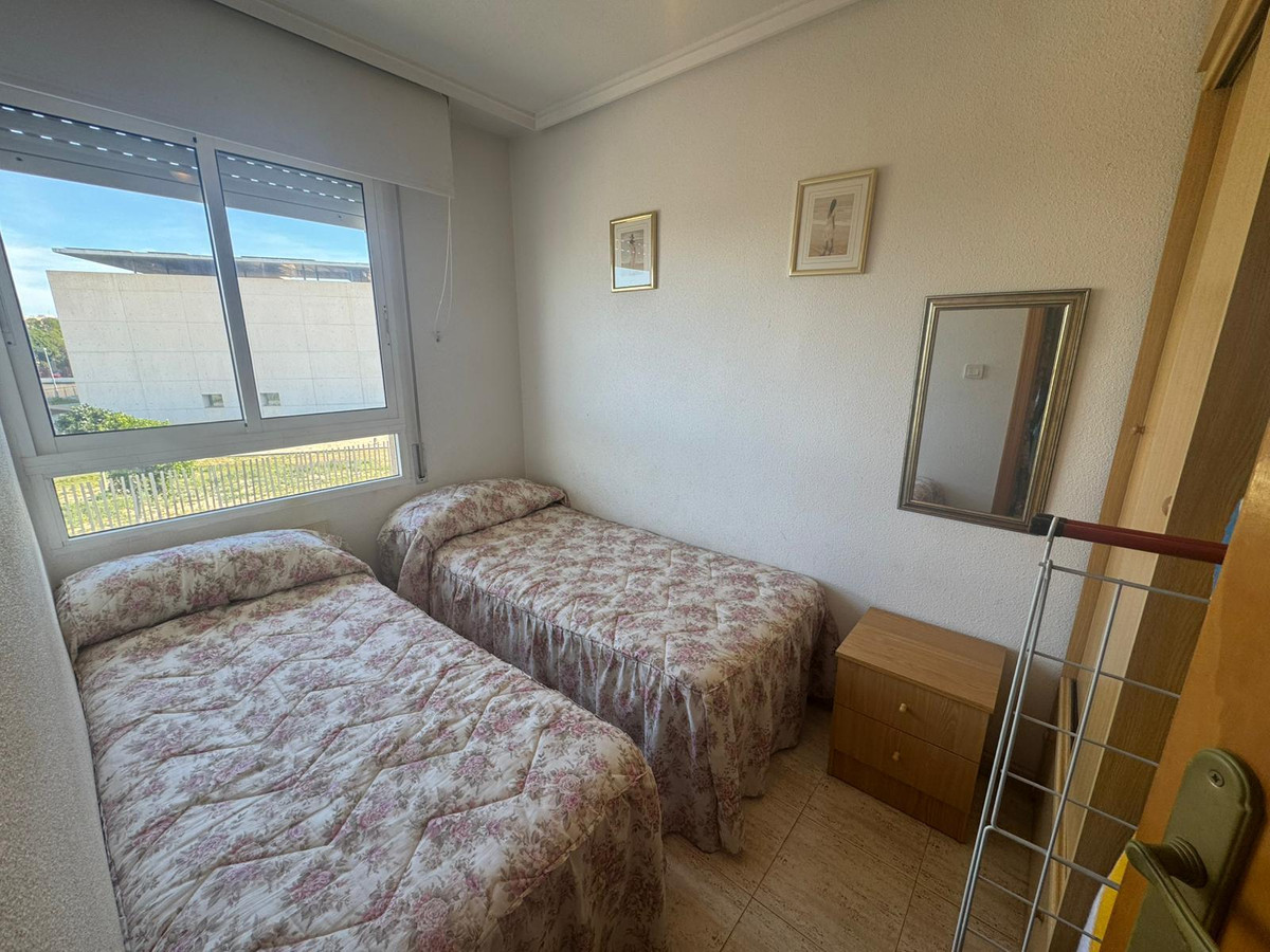 Se vende Apartamento Planta Baja de 2 dormitorios en Costa Blanca, Alicante, España