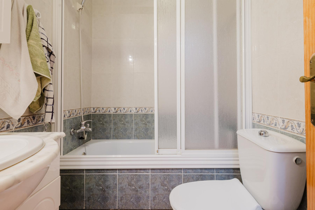 Se vende Apartamento Planta Media de 3 dormitorios en Costa Blanca, Alicante, España