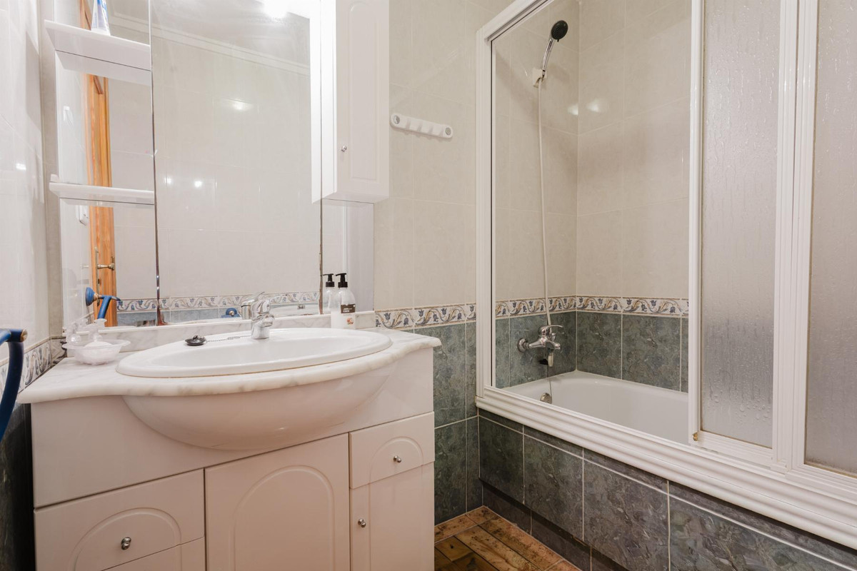 Se vende Apartamento Planta Media de 3 dormitorios en Costa Blanca, Alicante, España