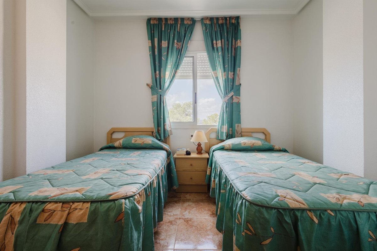 Se vende Apartamento Planta Media de 3 dormitorios en Costa Blanca, Alicante, España