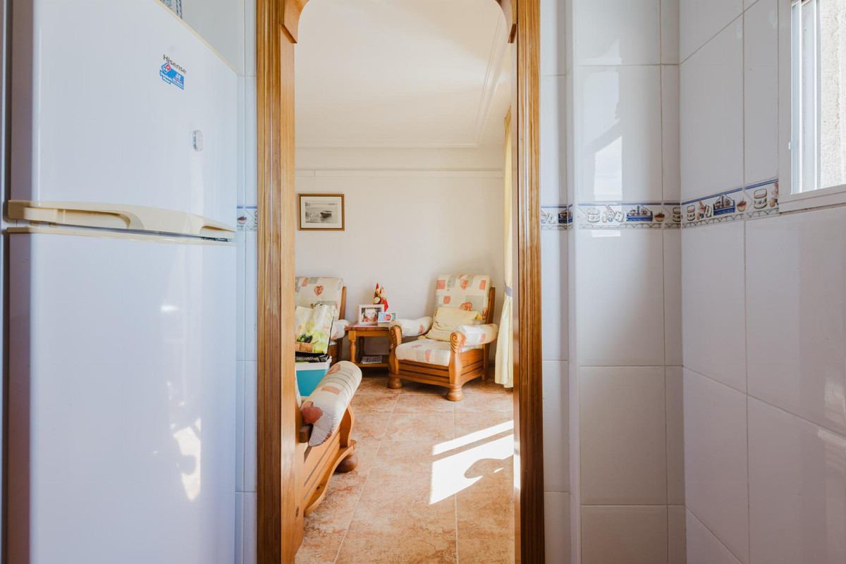 Se vende Apartamento Planta Media de 3 dormitorios en Costa Blanca, Alicante, España