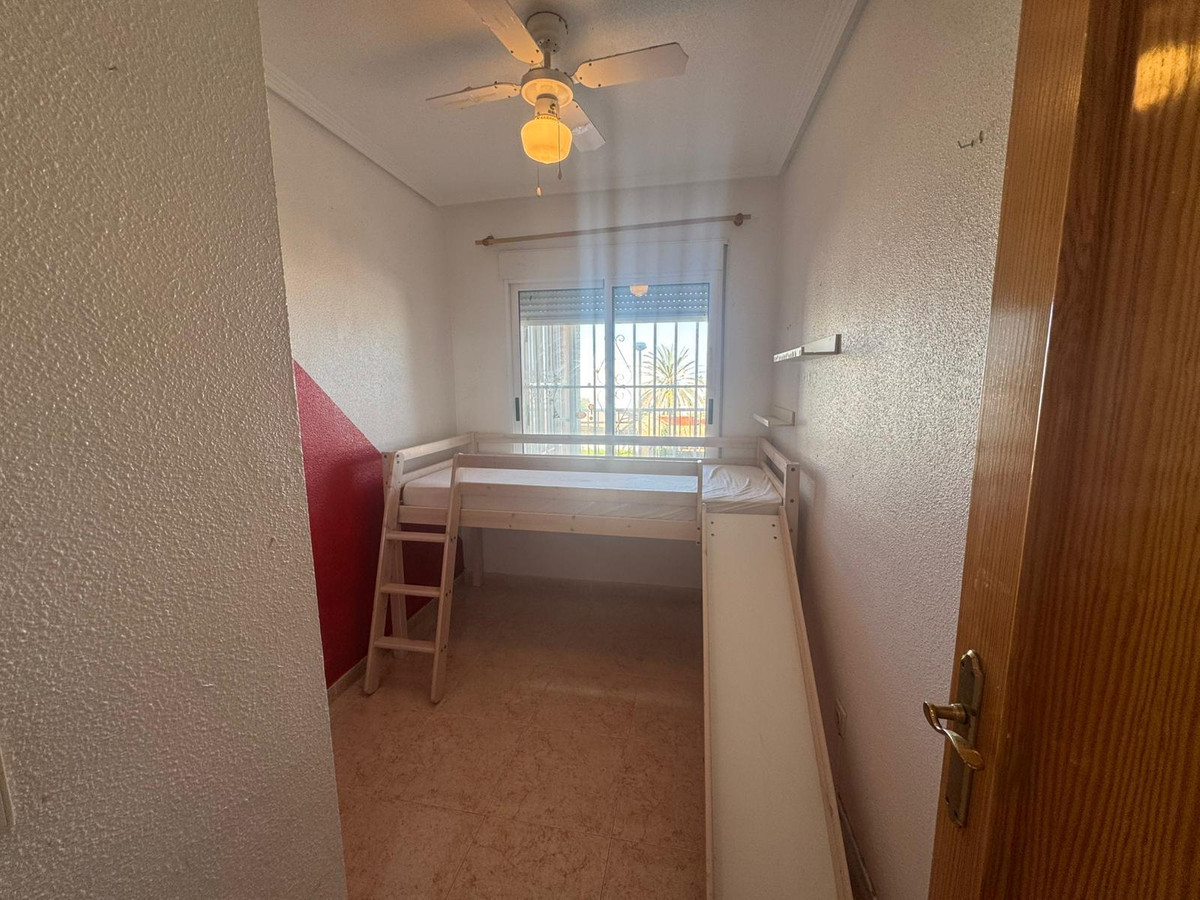 Se vende Apartamento Planta Media de 2 dormitorios en Costa Blanca, Alicante, España