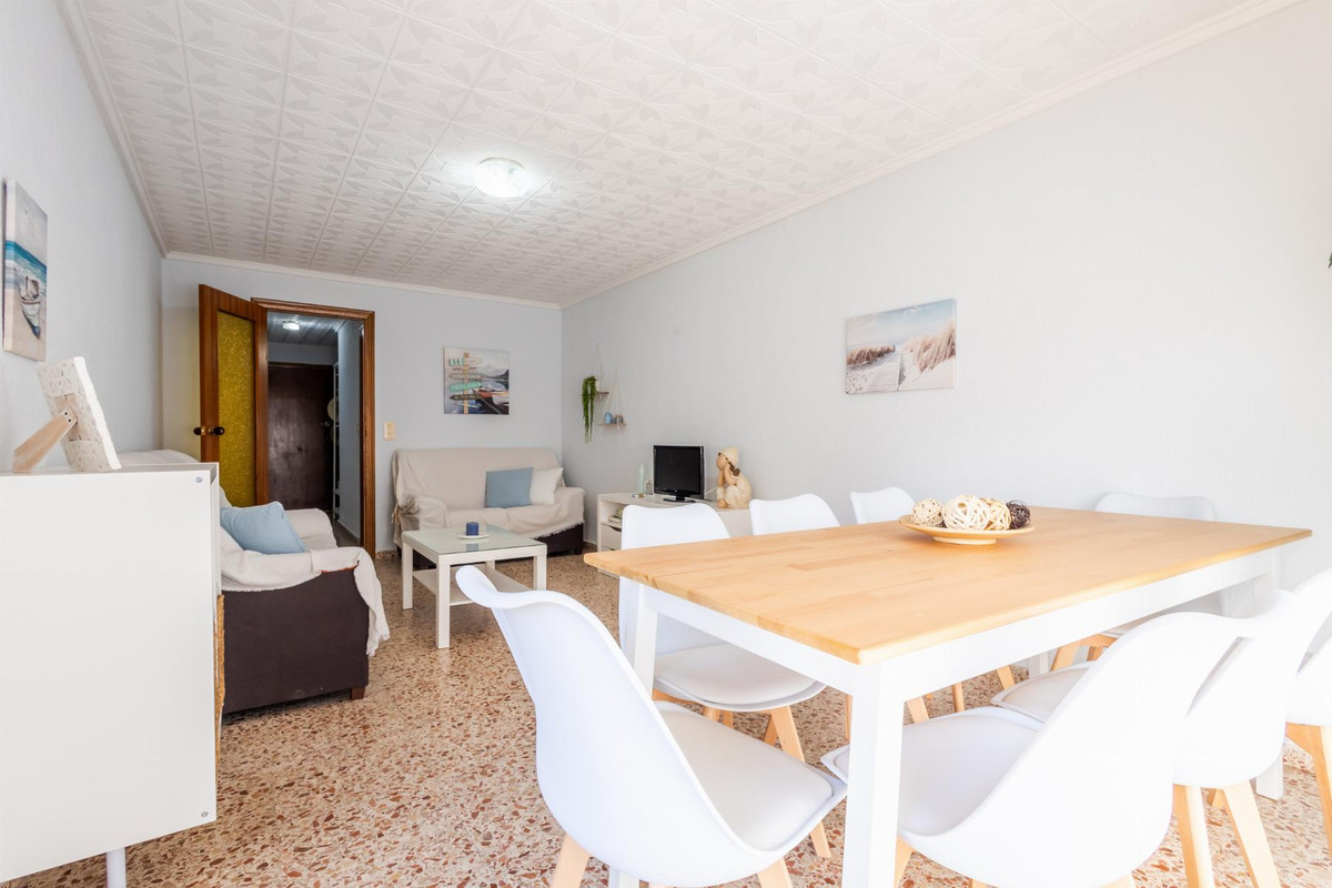 Se vende Apartamento Planta Media de 3 dormitorios en Costa Blanca, Alicante, España