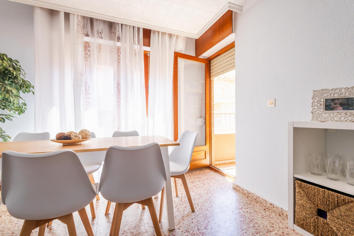 Se vende Apartamento Planta Media de 3 dormitorios en Costa Blanca, Alicante, España