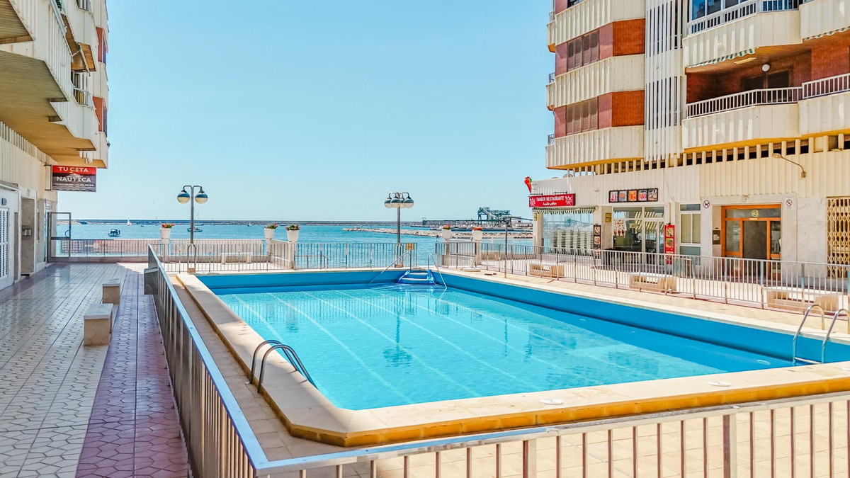 Se vende Apartamento Planta Media de 3 dormitorios en Costa Blanca, Alicante, España