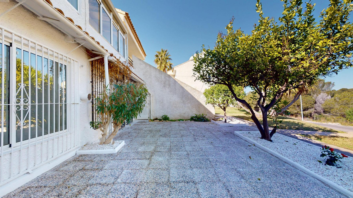 2 Bed Townhouse for sale in Villamartin Costa Blanca, Alicante, Spain