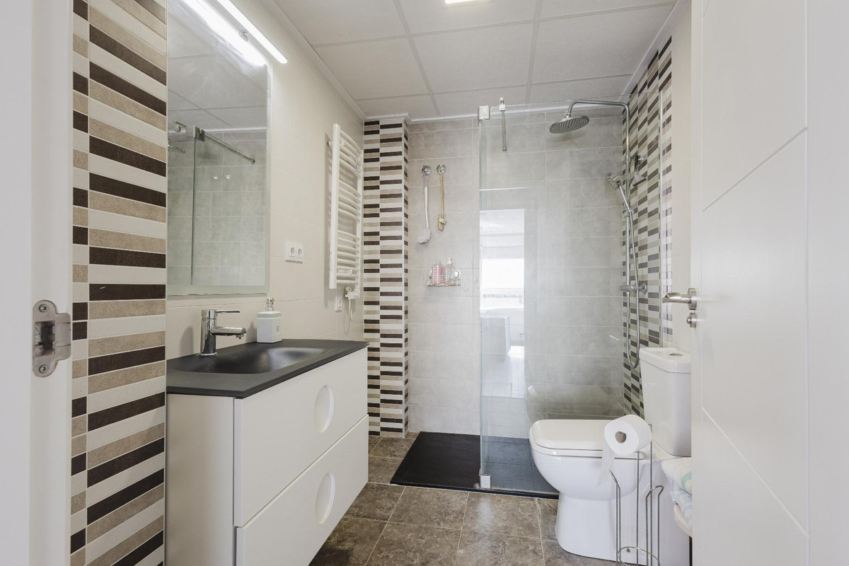 Se vende Apartamento Planta Media de 3 dormitorios en Costa Blanca, Alicante, España