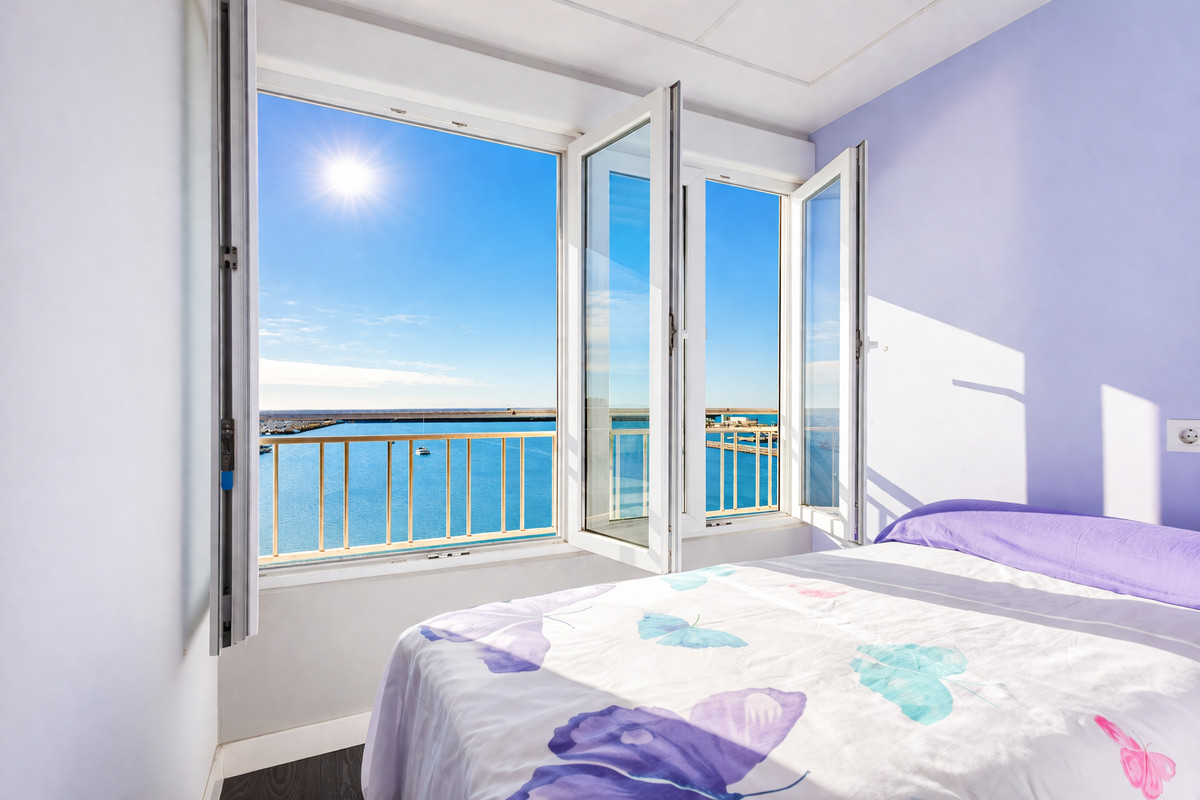 Se vende Apartamento Planta Media de 3 dormitorios en Costa Blanca, Alicante, España