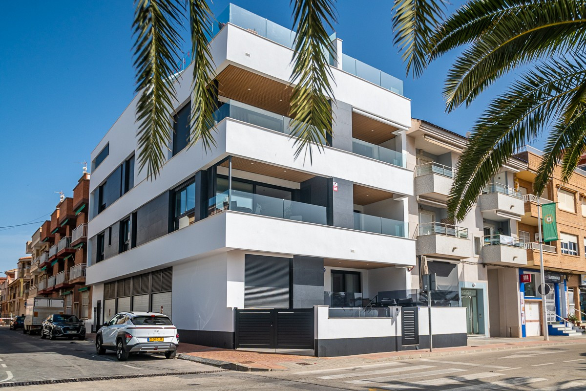Se vende Apartamento Planta Media de 3 dormitorios en Costa Calida, Murcia, España