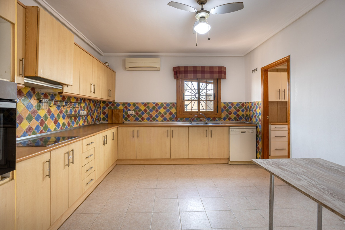 5 Bed Townhouse for sale in Benijofar Costa Blanca, Alicante, Spain