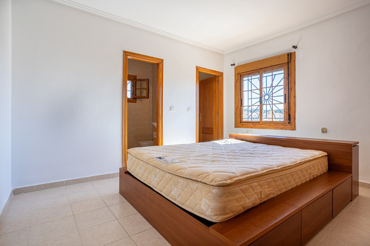 5 Bed Townhouse for sale in Benijofar Costa Blanca, Alicante, Spain
